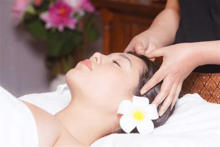 Massage détente expresse de la tête