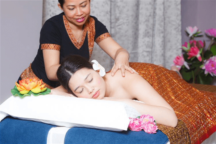 Nuad Nammane massage thaïlandais aux huiles essentielles rituel