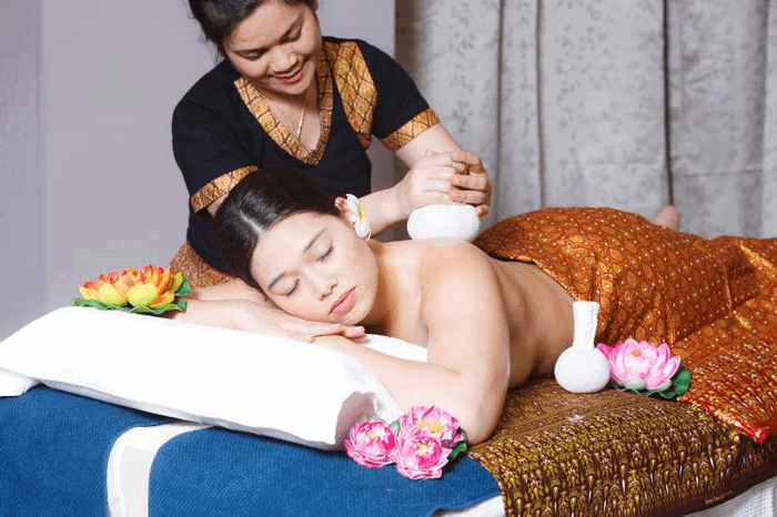 SPECIAL FETES DES MERES -20€ Nuad Plakob massage aux plantes aromatiques thaïlandaises