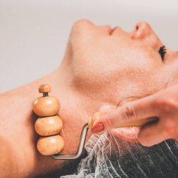 Réflexologie plantaire + Madérothérapie visage + Massage crânien ou du dos (à préciser)