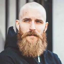 RASAGE DE CRANE + TAILLE DE BARBE