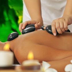 Massage du dos AUX PIERRES CHAUDES