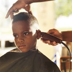 Enfants - Shampoing + coupe Garcon  de 5 a 10 ans