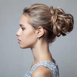 chignon mariage attache
