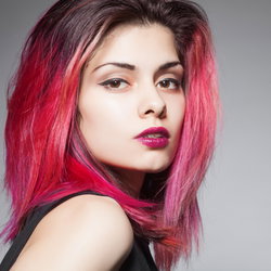 cheveux mi long jusqu'aux épaules