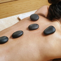 Massage arrière du corps aux pierres chaudes 50 min