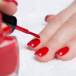 Manucure avec vernis