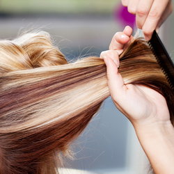Couleur racine shampooing coupe brushing