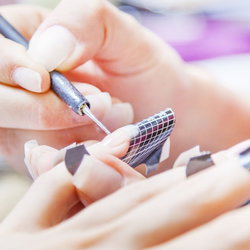Pose complète gel (extension des ongles)