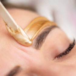 sourcils + lèvre