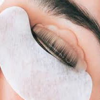 Réhaussement des cils avec teinture