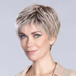 Essayage & Personnalisation prothèses capillaires