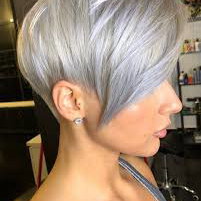 cheveux court jusqu'aux oreilles