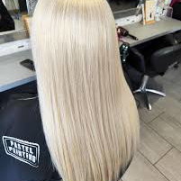 cheveux long jusqu'aux omoplates