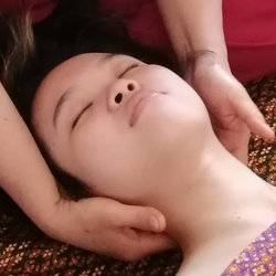 NUAD NAM-MANE Massages relaxant enfant 8/ 12 ans douceur aux huiles chaudes apaisantes de 30 minutes