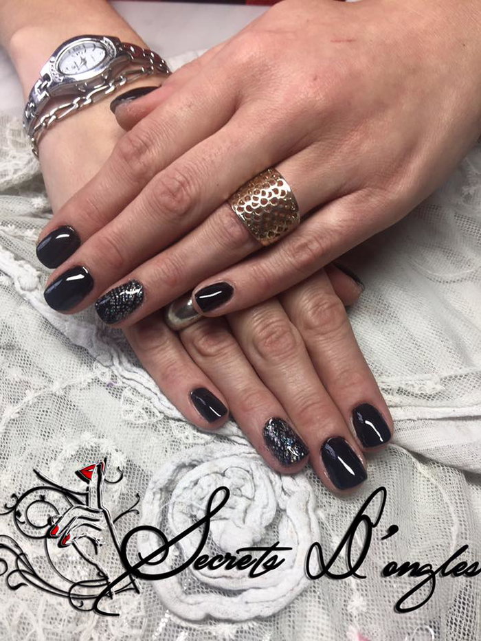 Secrets d’ongles/ F comme Femme . Christel Schlosser : photo 1