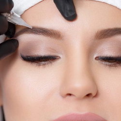 DERMOPIGMENTATION DES SOURCILS / Microblading  ou microshading