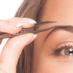 Teinture Sourcils + Epilation