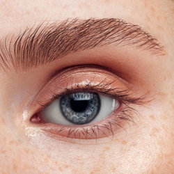 Dépose extensions de cils et soin